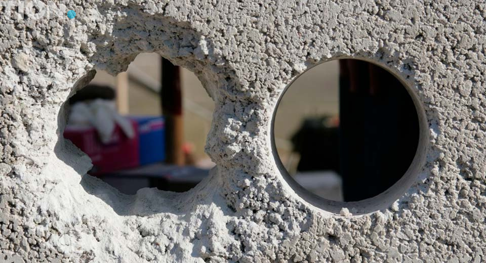 Как сделать сквозное отверстие для приточной вентиляции в стене