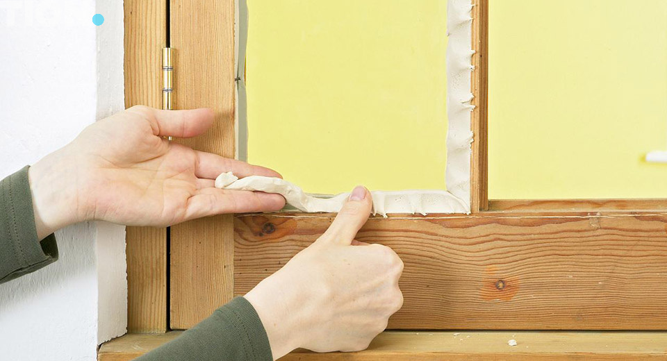 Как утеплить деревянные окна на зиму своими руками