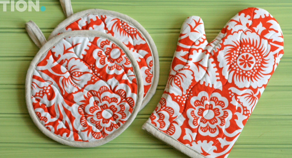 связать своими руками прихватки и накидки на стулья