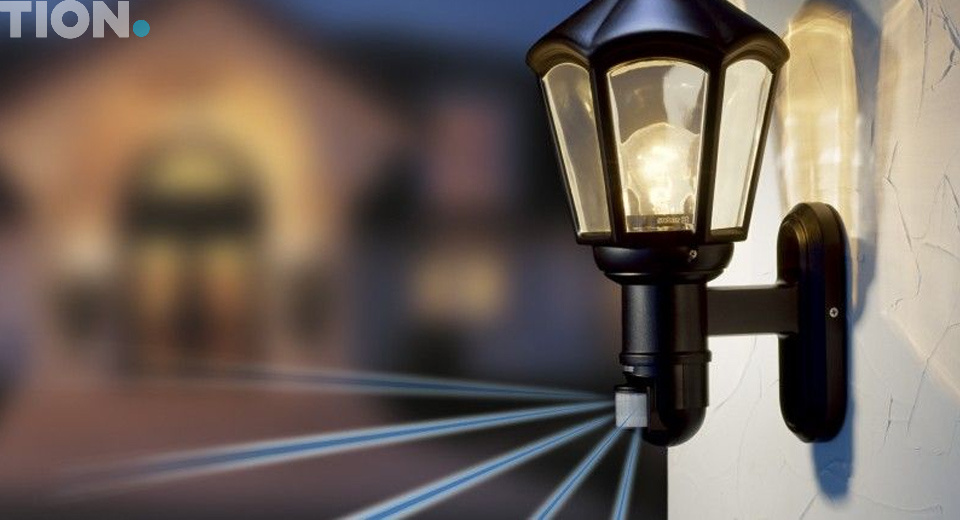 Датчик движения в фонаре