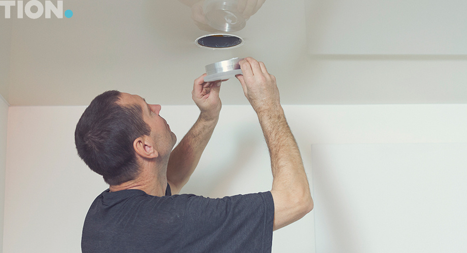 Виды вентиляции под потолком